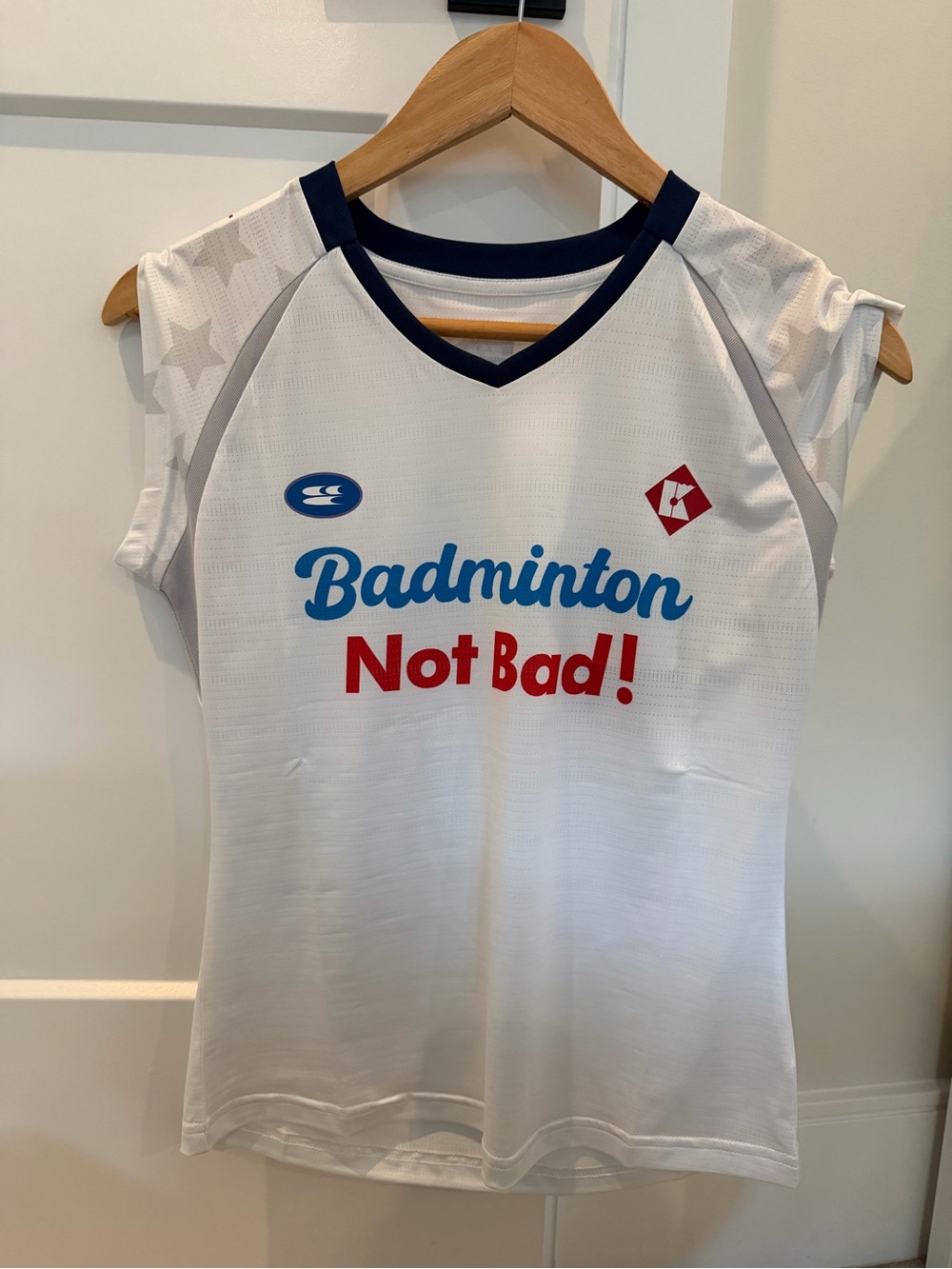 BNWT Kumpoo T shirt size small